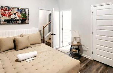 Spacious Modern Retreat Near Downtown EV - Photo 15