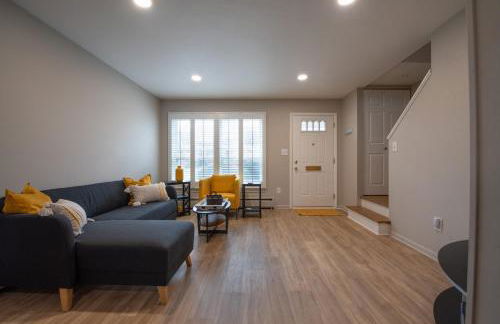 Cozy Condo in the Heart of Royal Oak - Photo 9