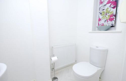 Cozy Place in Salford, Sleeps 8, 4 Bedroom, 5 Beds - Foto 60