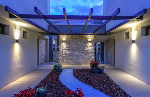 Marthina Luxury Living - Photo 22