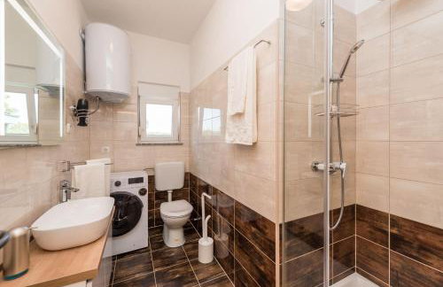 Villa Petra s bazenom, roštiljem i parkingom - Foto 21