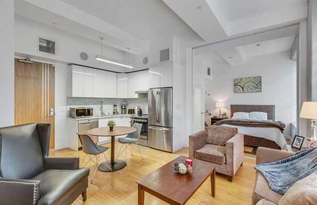 Stylish Deluxe 1BR At HWH by Oneluxstay - Foto 18