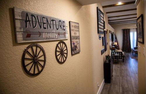 StockYards! Less than 4 minutes-Sleeps 8-Lee House - Foto 65