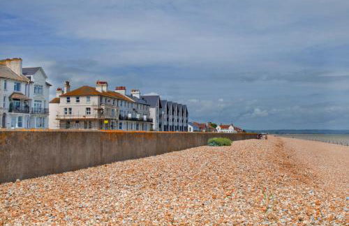 Beachfront Studio Direct Sea Views Air Conditioning Compact Coastal Crib - Foto 21