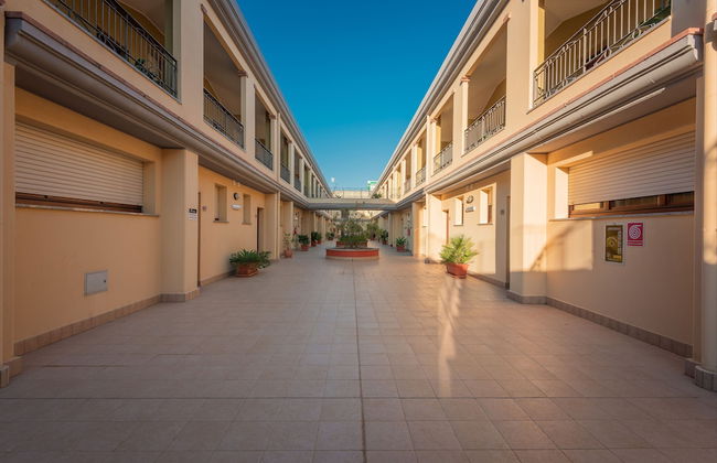 Stylish Residence Le Fontane 1 Bedroom Apartment Sleeps 3 Persons - Photo 31