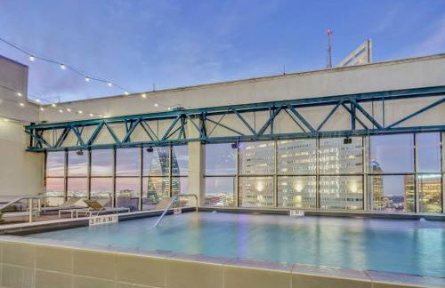 Beautiful Apt in Downtown W/ Pool | Parking - Foto 3