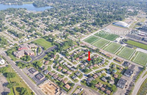 Sideline Sanctuary: Cozy Nights, Game Day Lights - Foto 58