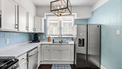 M Street Double Top Floor of a Historic Triplex Sleeps 12 Walk to Beach - Photo 3