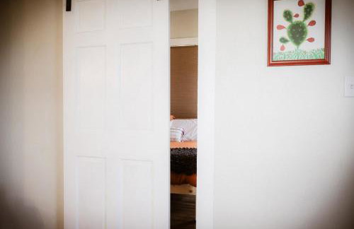 The Eastsider near Frost Bank Center Alamodome Convention Center and more - Foto 23