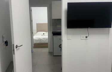 Apartamento a 10 min caminando de la Estación de bus y tren María Zambrano - Photo 1