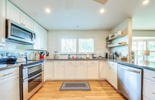 Location, Location! Stylish Home in Palm Beach! - Photo 15