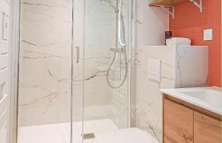 A L'ombre des Pins, Appartement neuf, élégant, Parking gratuit, Netflix, au calme à 100m de l'océan - Photo 19