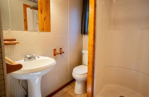 Traditional Cabin - First on the Water - Nearest to Marine - Netflix CB10 - Foto 10