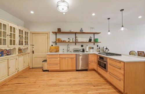 Spacious Historic 8-Bedroom Manor in Short North - Perfect for Large Groups - Foto 1