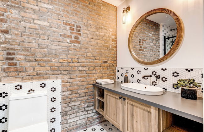 Bohemian Vieux Quebec Two Bedroom - Photo 22