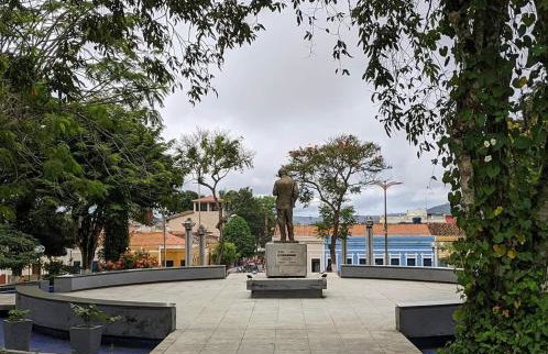 Casarão no centro de viçosa - Foto 62