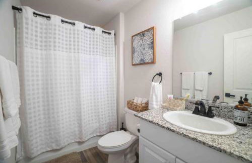 Modern 4BR home in Casa Grande 65 inch TV - Foto 22