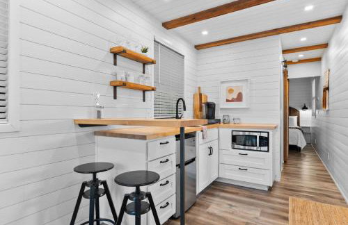 Stunning 2-Story Container Home with Rooftop Terrace - Foto 6