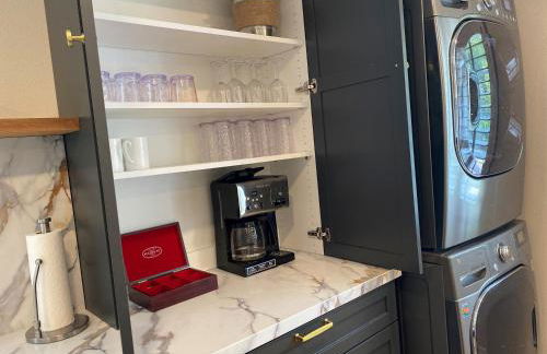 Guest house with private entry and large pool - Foto 10