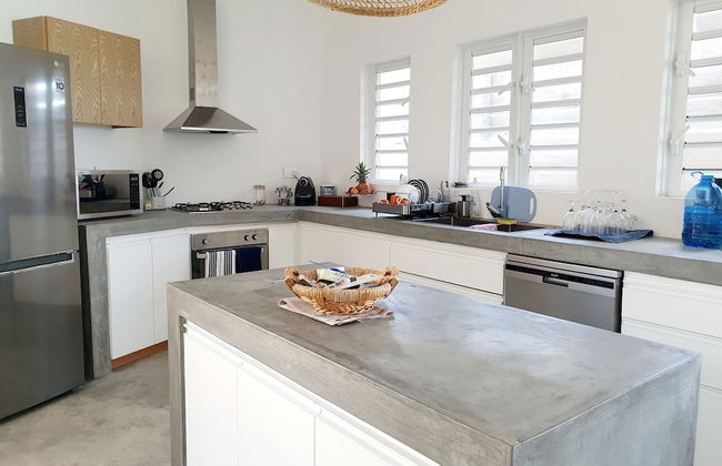 Luxury beachfront villa with private pool and cozy Pavillon with private jacuzzi on rooftop terrace - Photo 17