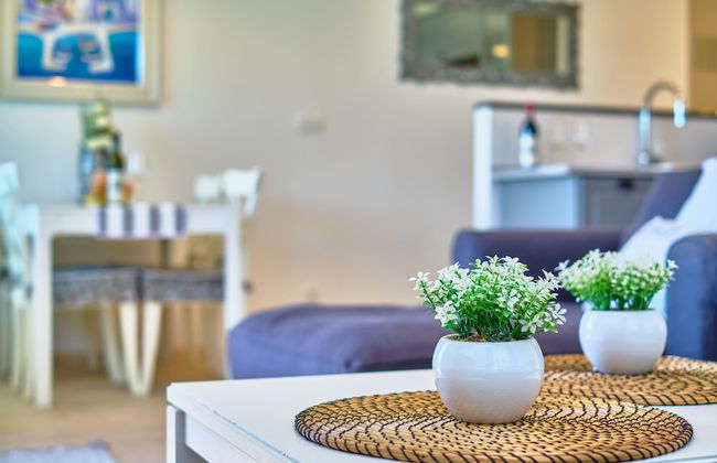 Luxury Seaside Apartment by Litto - Photo 37