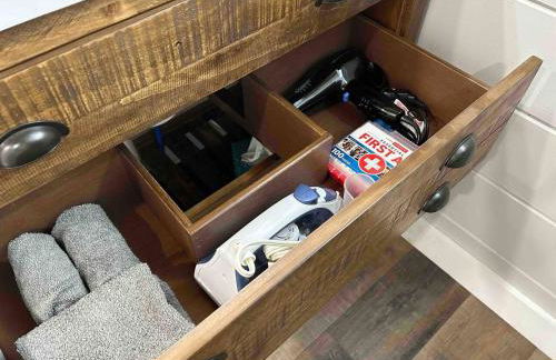 Blissful Nook Tiny Home, Cozy Retreat, Hot Tub, Close to Town, Deep Creek, & Entrance to National Park - Foto 21