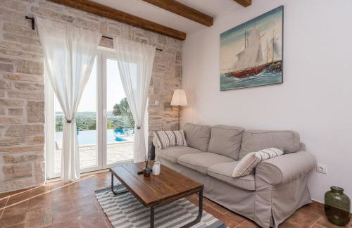 Stone Villa Cara d Oro - Heated Infinity Pool & Views - Photo 32