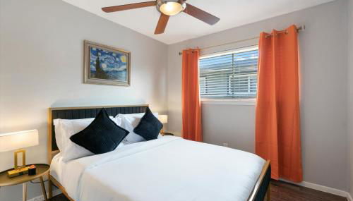 Mins 2 Downtown - King Bed - Private Stays - Photo 4