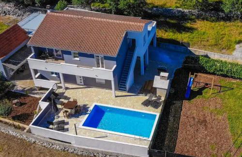 Idyllic Holiday Home With Private Pool, Sun Deck, and Organic Garden - Foto 15