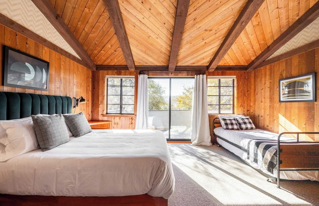 Cathedral by Avantstay Charming Secluded Estate w/ Sauna, Pool Table & Views of the Rolling Hills - Foto 35