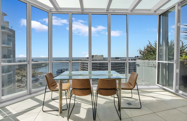 Reflection Tower Two - Foto 71