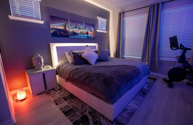 Brand New Modern Pet Friendly Zen Home W/ Private Home Theater & Hot Tub! 2 Bedroom Home by RedAwning - Photo 6