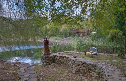 Remote Long Island Lakefront Cabin with Deck and Grill - Foto 3