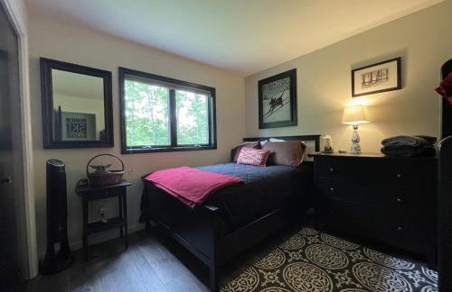 Mountain Condo with Modern Cabin Style - Foto 10