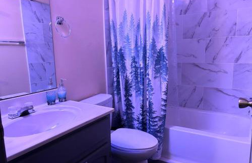 Large 3BR Home for Families and Work Stays With Fast WIFI - Foto 10