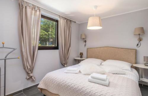 Countryside Villa Latin with Outdoor Swimming Pool - Foto 16