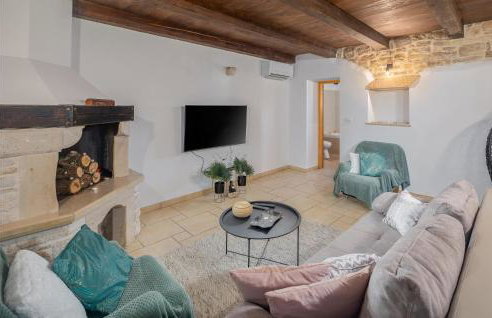 3 Bedroom Lovely Home In Sorici - Photo 13