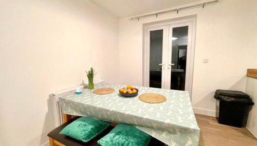 Churchill House 3 Bedroom Sleeps 6 Free Parking - Foto 2