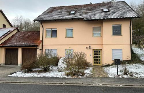 Appartio - Gästehaus "Dorfblick" - komfortable Ferienwohnungen mit Küche und Waschmaschine - Foto 2