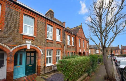 Victorian 2 Bedroom Flat, King Beds, Free WiFi, Near Shops & Transport, E17 - Foto 11