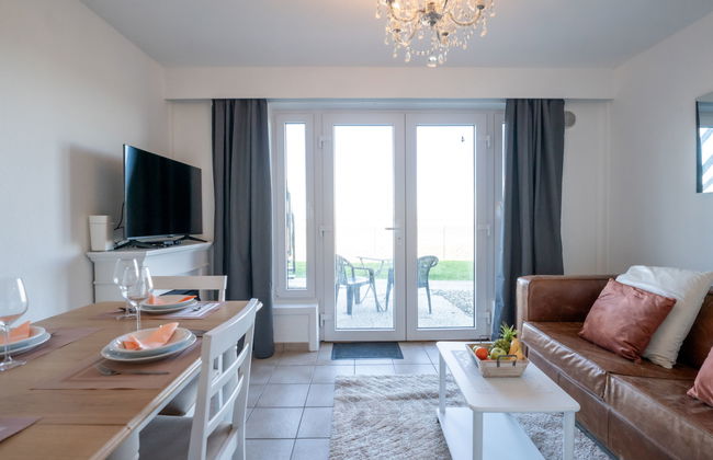 Marlene with parking and shared pool - Photo 17