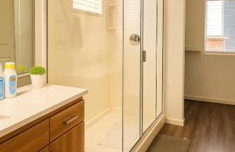 2 Bedroom Villa, Dog Park, Lake, WiFi, Laundry , Pool - Photo 13