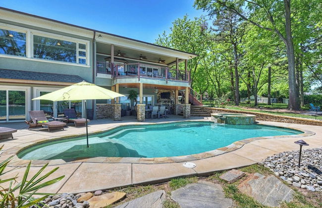 Water, Water Everywhere by Avantstay Pool + Dock - Foto 4