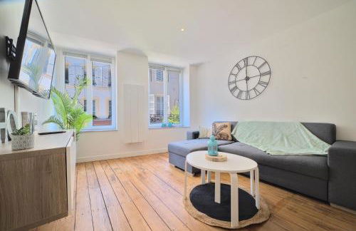 UnSejourAMetz - Les douillets, du T2 au T3, hyper-centre - Foto 9