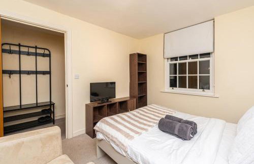 Amanah Properties - Elegant Home in Shepherds Bush, steps from Westfield, Sleeps 8 - Foto 24