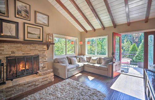 Tree-Lined Twin Peaks Cottage with Custom Stream - Foto 6