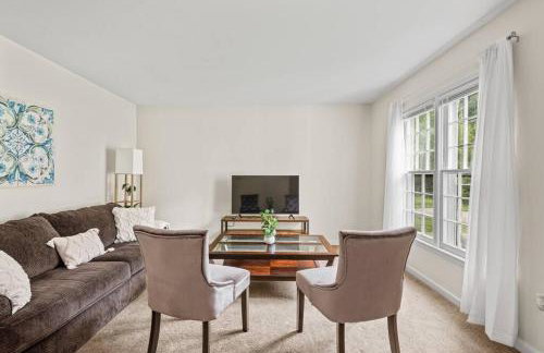 Prime Location 2 BR Oasis with Washer and Dryer - Foto 1