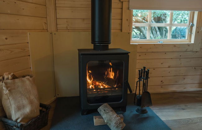 1-bed Cabin, 2 Adults, Outdoor Bath & Wood Burner - Photo 14