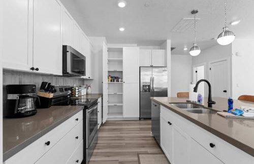 Touch of Class - 5BR - Hot Tub & Near Zion - Foto 17