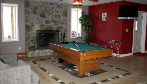 Secluded Family Getaway with Stunning Mountain Views near Pigeon Forge, Tennessee - Photo 4